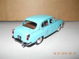 Прикрепленное изображение: Colobox_Moskvitch_402_Ist~02.jpg