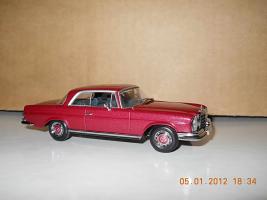 Прикрепленное изображение: Colobox_Mercedes-Benz_280SE_3-5_W111_Minichamps-MCW~01.jpg