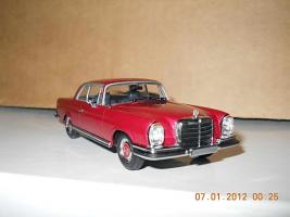 Прикрепленное изображение: Colobox_Mercedes-Benz_280SE_3-5_W111_Minichamps-MCW~04.jpg