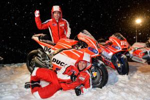 Прикрепленное изображение: 011513-ducati-desmosedici-gp13-dovizioso-hayden-3.jpg