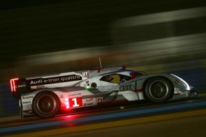 Прикрепленное изображение: Audi-R18-e-tron-quattro-C-Audi.jpg