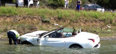 Прикрепленное изображение: ferrari-water-landing-full.jpg