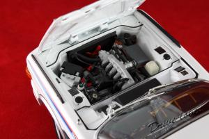 Прикрепленное изображение: BMW 3,0 CSL with spoilers Minichamps 180029021_10.jpg