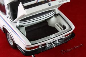 Прикрепленное изображение: BMW 3,0 CSL with spoilers Minichamps 180029021_08.jpg