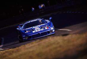 Прикрепленное изображение: bugatti-eb110-le-mans-1994-in-action-a--1049-p.jpg