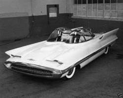 Прикрепленное изображение: 1955 Lincoln Futura.JPG