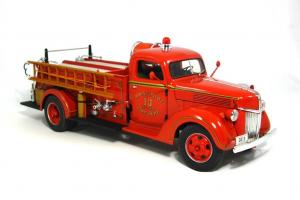 Прикрепленное изображение: 1940 Ford Fire Truck (7).JPG