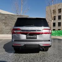 Прикрепленное изображение: Lincoln Navigator 03.jpg