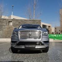 Прикрепленное изображение: Lincoln Navigator 02.jpg