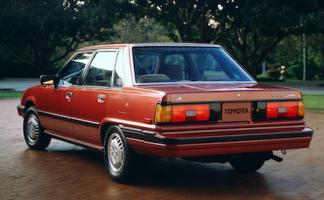 Прикрепленное изображение: Toyota-Camry-1982_.jpg