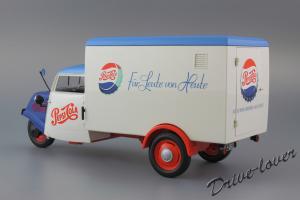 Прикрепленное изображение: Tempo Hanseat Kasten Minichamps 150099024_08.jpg
