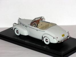 Прикрепленное изображение: La Salle Series 50 Convertible Coupe 1940 003.JPG