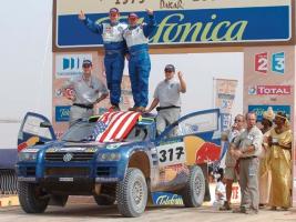 Прикрепленное изображение: 129_0507_05_z+2005_dakar_rally+finish.jpg