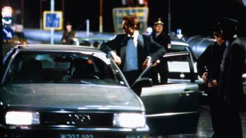 Прикрепленное изображение: timothy-dalton-mit-dem-audi-200-im-film-der-hauch-des-todes-.jpg