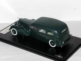 Прикрепленное изображение: Duesenberg Model J Bohman & Schwartz Landaulet Throne Car 1937 003.JPG