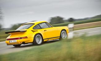 Прикрепленное изображение: 1987-ruf-ctr-yellowbird-911-turbo-photo-552565-s-986x603.jpg