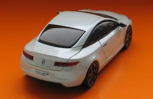 Прикрепленное изображение: Renault Laguna Coupe-02.JPG