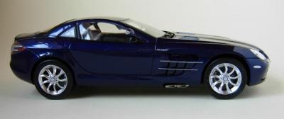 Прикрепленное изображение: CMC-M-045D-mercedes-Benz-SLR-McLaren-2003-Fabrice-Lachavanne.jpg
