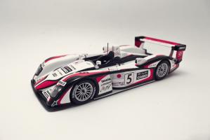 Прикрепленное изображение: Audi R8 Le Mans 2004.jpg
