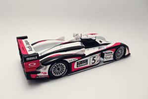 Прикрепленное изображение: Audi R8 Le Mans 2004 1.jpg