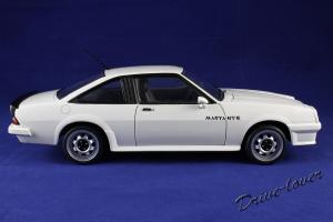 Прикрепленное изображение: Opel Manta GT-E Revell 08422_03.jpg