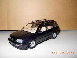 Прикрепленное изображение: Colobox_VW_Golf_A3_Variant_Schabak~01.jpg