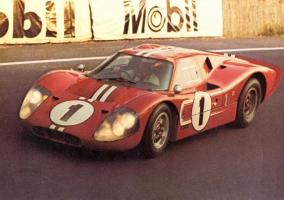 Прикрепленное изображение: 67lm01fFoyt_GurneyFordMkIV-vi.jpg