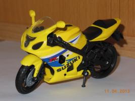 Прикрепленное изображение: suzuki ellow2.jpg