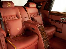 Прикрепленное изображение: autowp.ru_rolls-royce_phantom_year_of_the_dragon_2.jpg