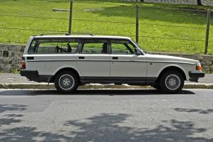 Прикрепленное изображение: Volvo 240GL Polar - 1988.11.jpg