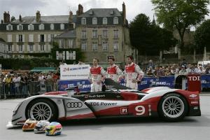 Прикрепленное изображение: 2010-Audi-R15-Plus-TDi-Image-051-1024.jpg