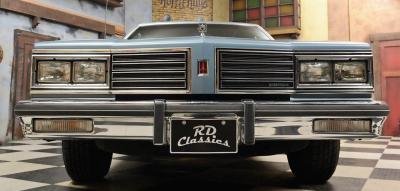 Прикрепленное изображение: 1985_Oldsmobile_Custom_Cruiser_Station_Wagon (4).jpg