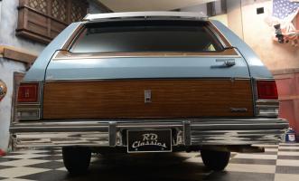 Прикрепленное изображение: 1985_Oldsmobile_Custom_Cruiser_Station_Wagon (18).jpg