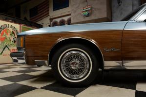 Прикрепленное изображение: 1985_Oldsmobile_Custom_Cruiser_Station_Wagon.jpg