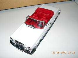 Прикрепленное изображение: Colobox_Mercedes-Benz_280SE_Cabrio_W111_Minichamps~01.jpg