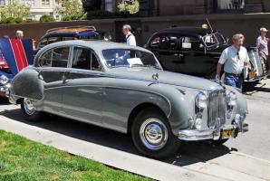 Прикрепленное изображение: jaguar-mark-ix-saloon-03.jpg