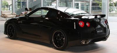 Прикрепленное изображение: 800px-NISSAN_GT-R_SpecV_rear.jpg