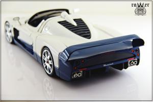 Прикрепленное изображение: MASERATI MC 12 1.jpg
