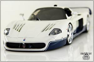 Прикрепленное изображение: MASERATI MC 12 5.jpg
