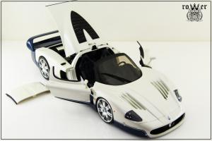 Прикрепленное изображение: MASERATI MC 12 4.jpg