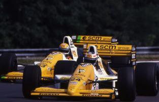Прикрепленное изображение: pierluigi_martini_luis_perez_sala__1989__by_f1_history-d690x6i.jpg