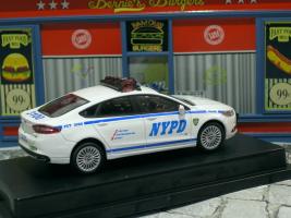 Прикрепленное изображение: ford fusion nypd P1010218.jpg