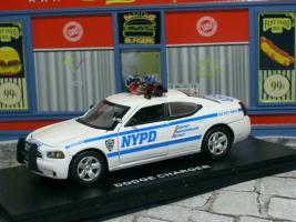 Прикрепленное изображение: DODGE CHARGER nypd 2006 P1010231.jpg