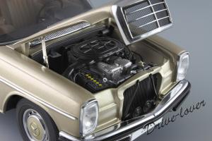 Прикрепленное изображение: Mercedes-Benz 280 C W114 Autoart 76186_12.JPG