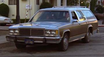 Прикрепленное изображение: 19066---1-18-1979-ford-ltd-country-squire---charlies-angels-backhigh-original.jpg
