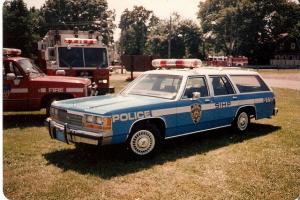 Прикрепленное изображение: 19062---1-18-1988-ford-ltd-crown-vic-wagon---nypd-original.jpg
