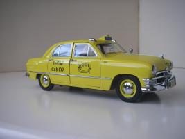 Прикрепленное изображение: Ford Deluxe Fordor Sedan 1950 (Precision Miniatures).JPG