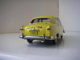 Прикрепленное изображение: Ford Deluxe Fordor Sedan 1950 (Precision Miniatures) (5).JPG