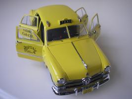 Прикрепленное изображение: Ford Deluxe Fordor Sedan 1950 (Precision Miniatures) (13).JPG