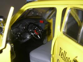 Прикрепленное изображение: Ford Deluxe Fordor Sedan 1950 (Precision Miniatures) (24).JPG